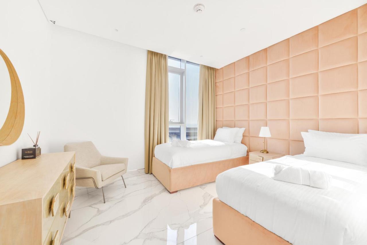 Luxe 3 Bedroom Oceanfront Apartment In The Heart Of Bluewaters Island Dubai Buitenkant foto