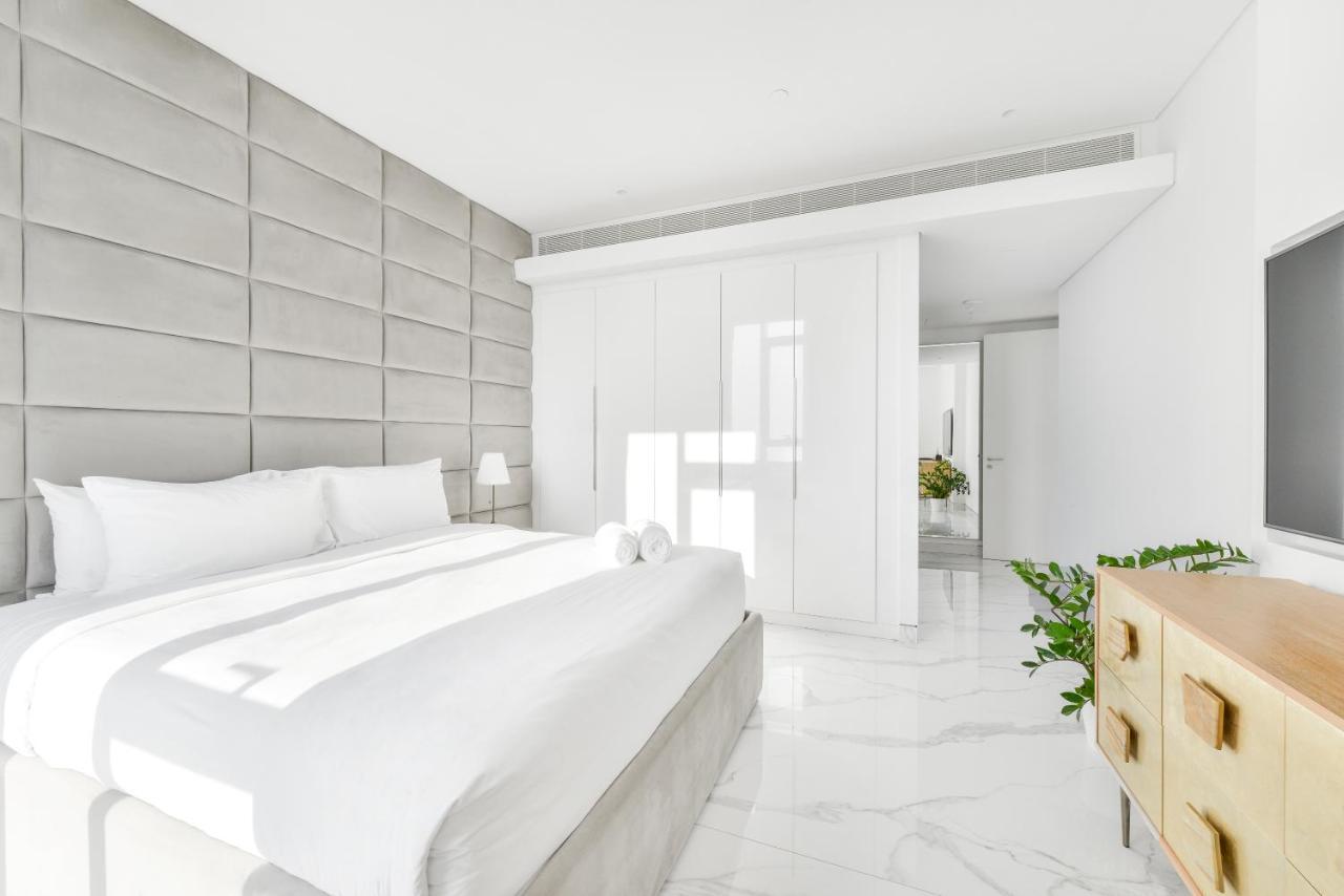 Luxe 3 Bedroom Oceanfront Apartment In The Heart Of Bluewaters Island Dubai Buitenkant foto