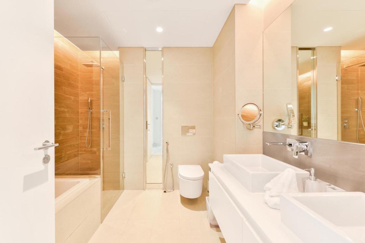 Luxe 3 Bedroom Oceanfront Apartment In The Heart Of Bluewaters Island Dubai Buitenkant foto