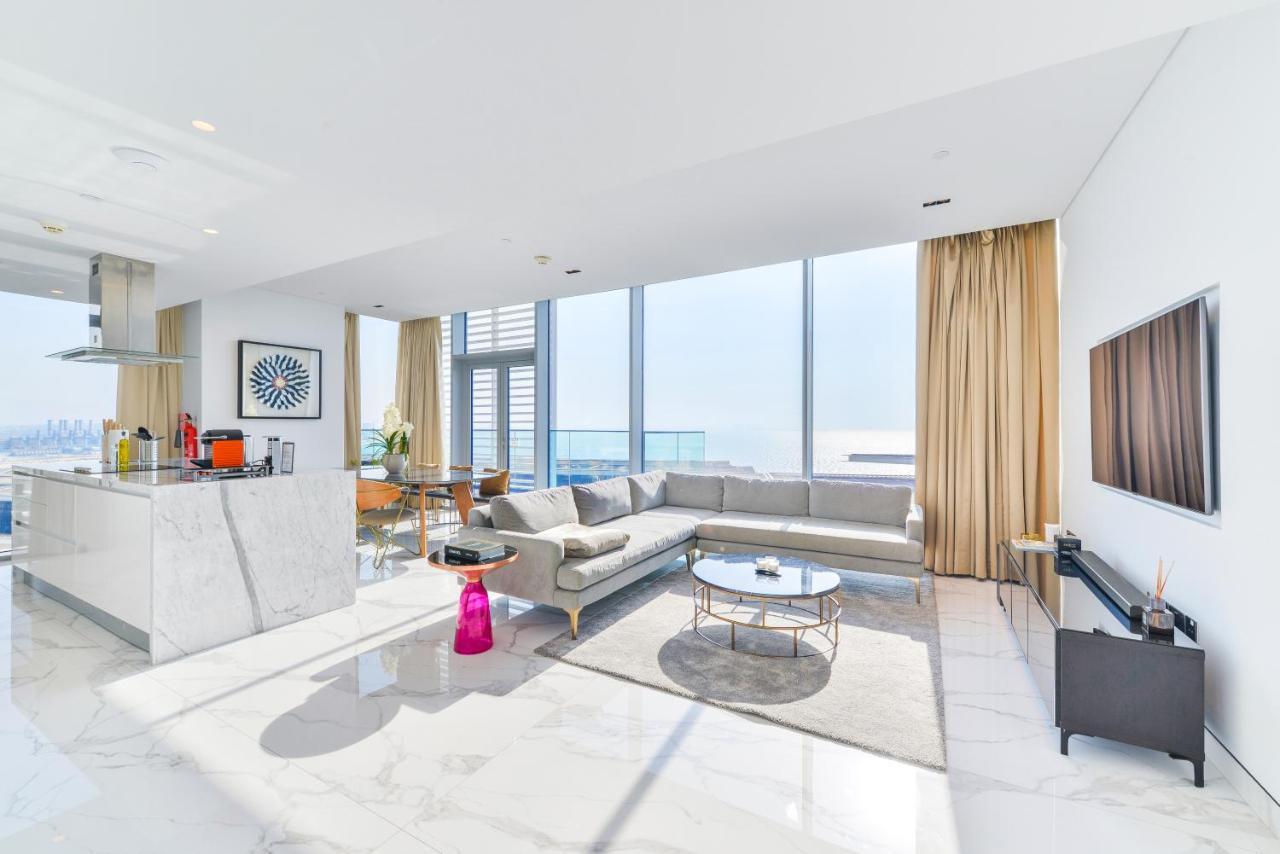 Luxe 3 Bedroom Oceanfront Apartment In The Heart Of Bluewaters Island Dubai Buitenkant foto