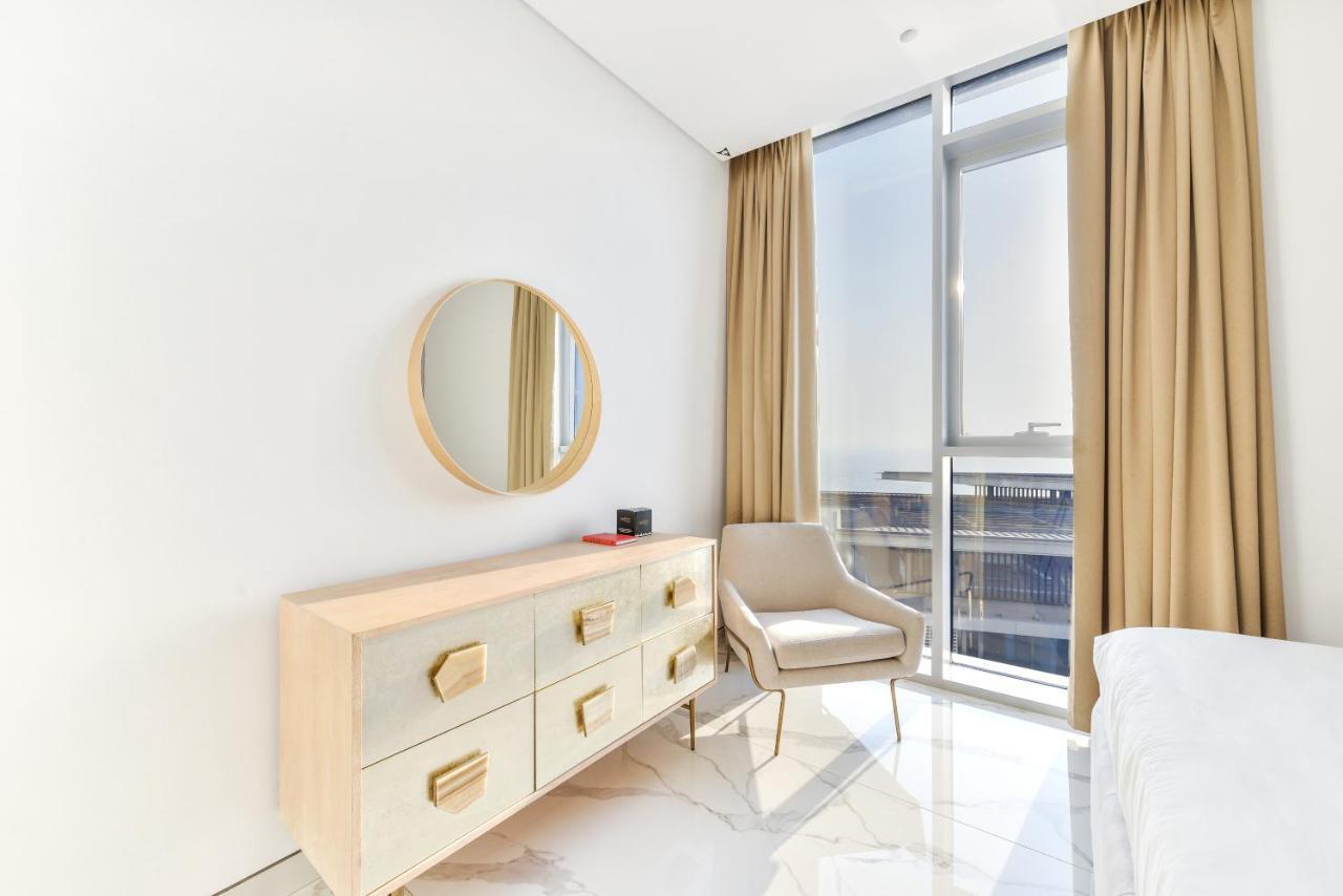 Luxe 3 Bedroom Oceanfront Apartment In The Heart Of Bluewaters Island Dubai Buitenkant foto