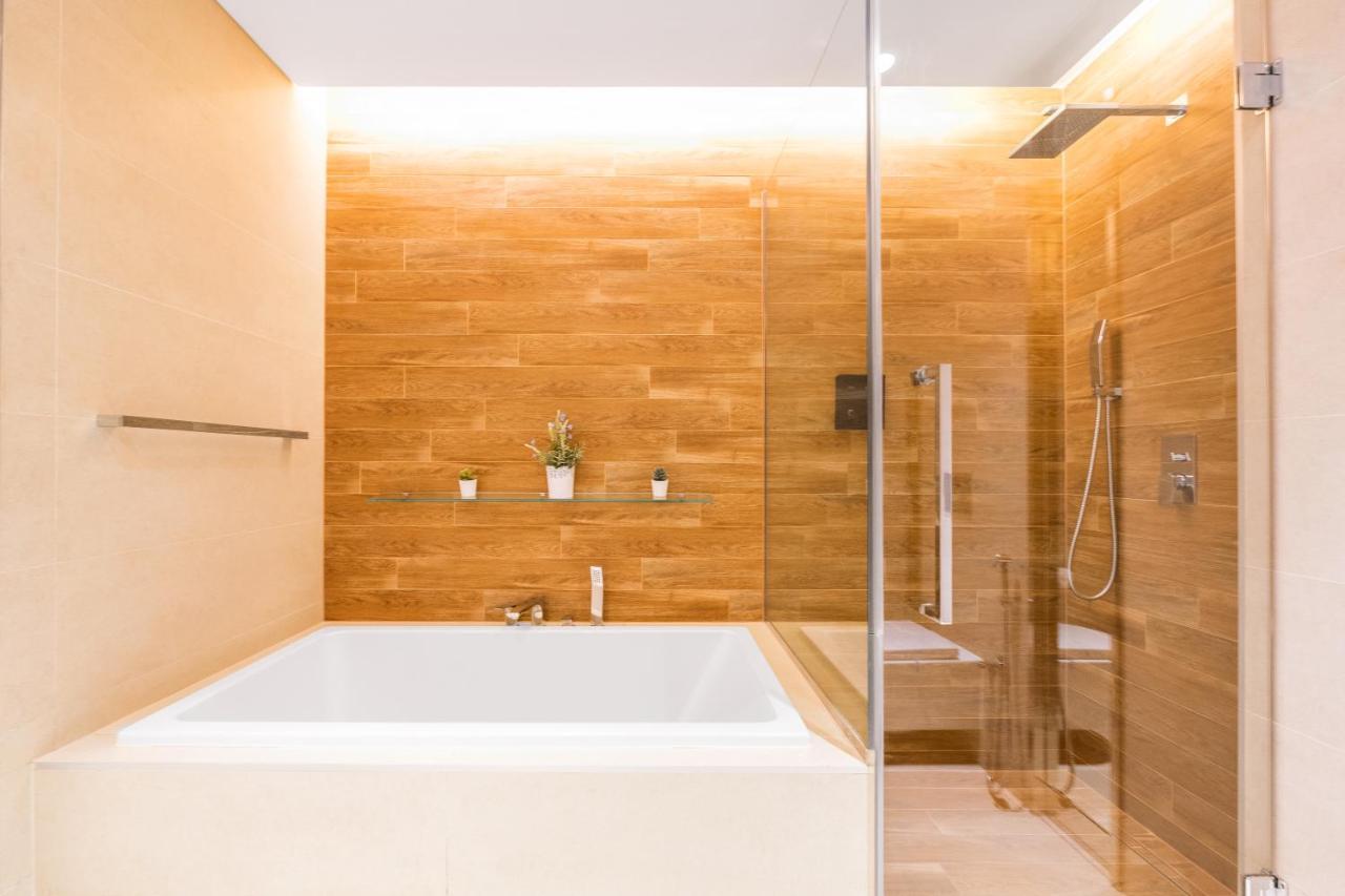 Luxe 3 Bedroom Oceanfront Apartment In The Heart Of Bluewaters Island Dubai Buitenkant foto
