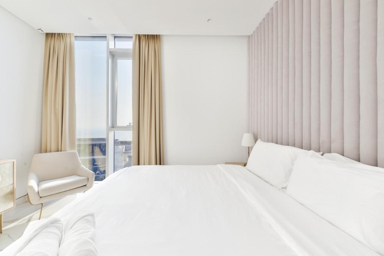 Luxe 3 Bedroom Oceanfront Apartment In The Heart Of Bluewaters Island Dubai Buitenkant foto