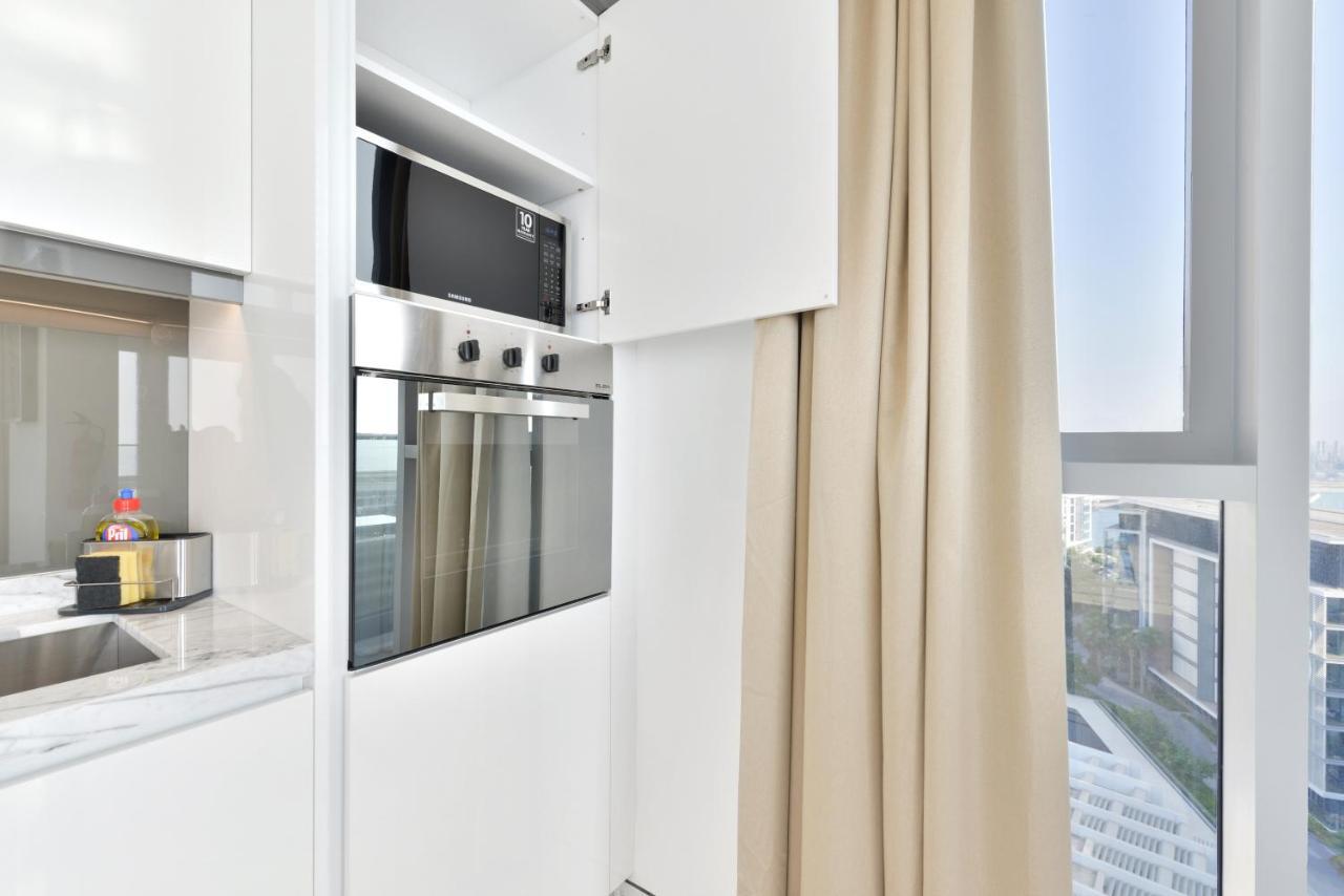 Luxe 3 Bedroom Oceanfront Apartment In The Heart Of Bluewaters Island Dubai Buitenkant foto