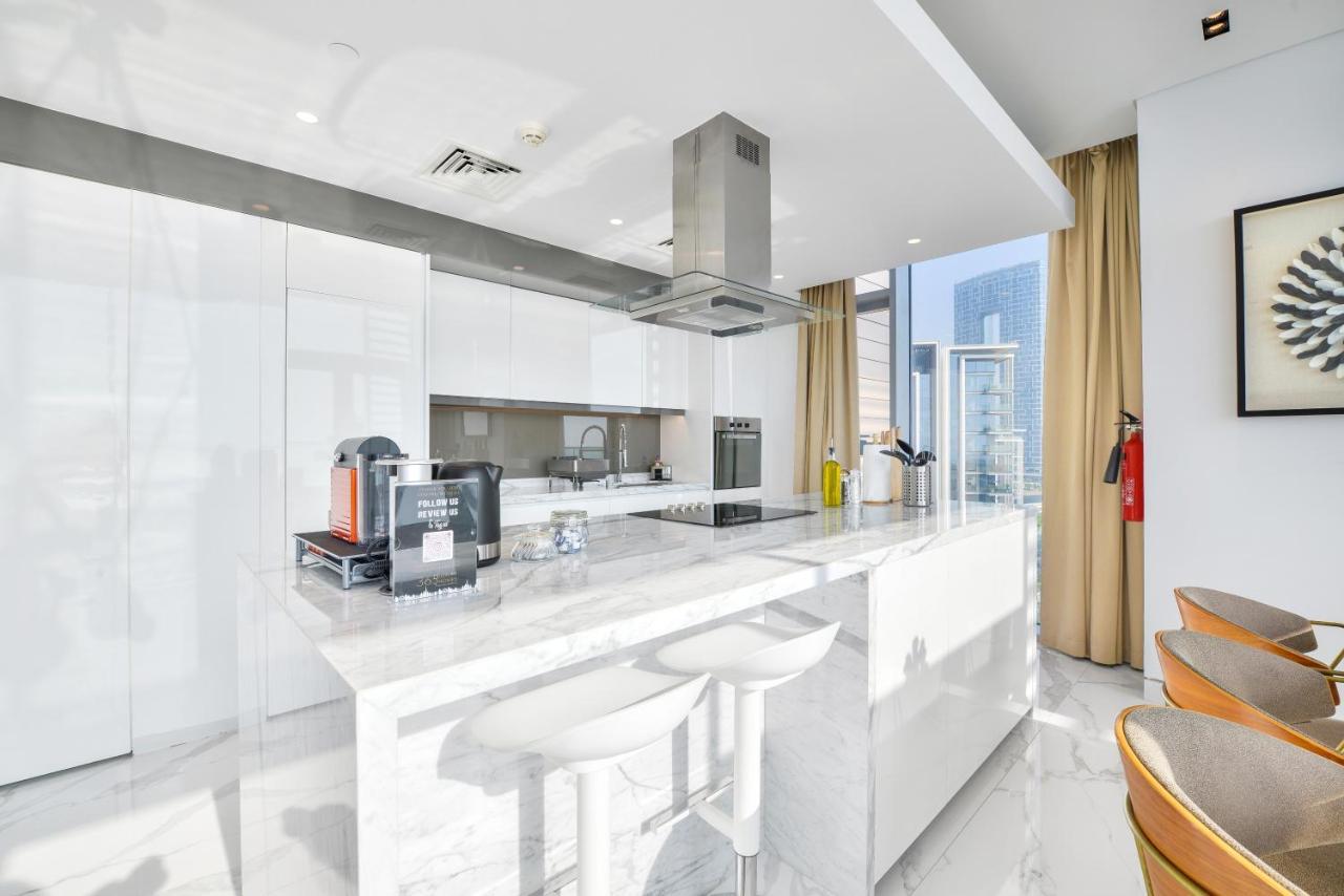 Luxe 3 Bedroom Oceanfront Apartment In The Heart Of Bluewaters Island Dubai Buitenkant foto