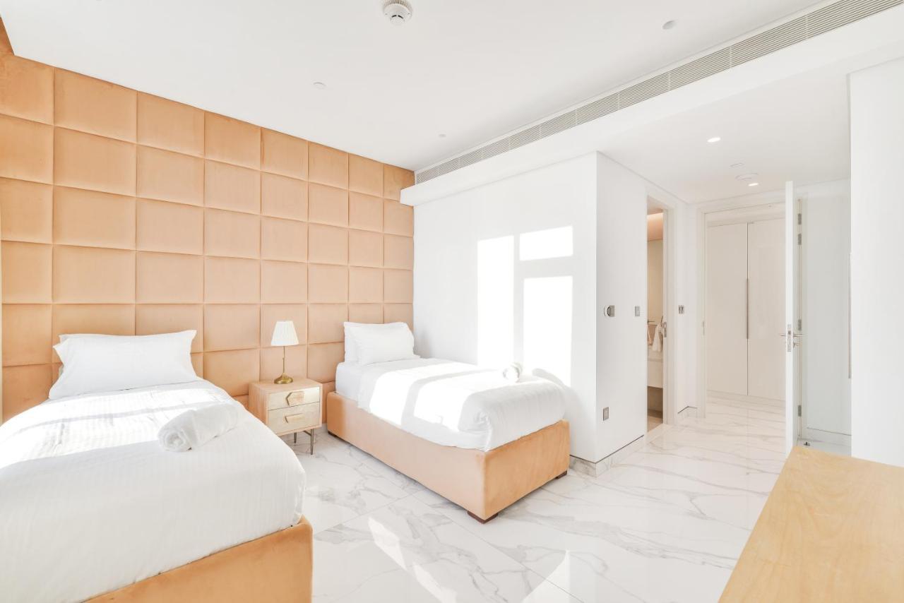 Luxe 3 Bedroom Oceanfront Apartment In The Heart Of Bluewaters Island Dubai Buitenkant foto