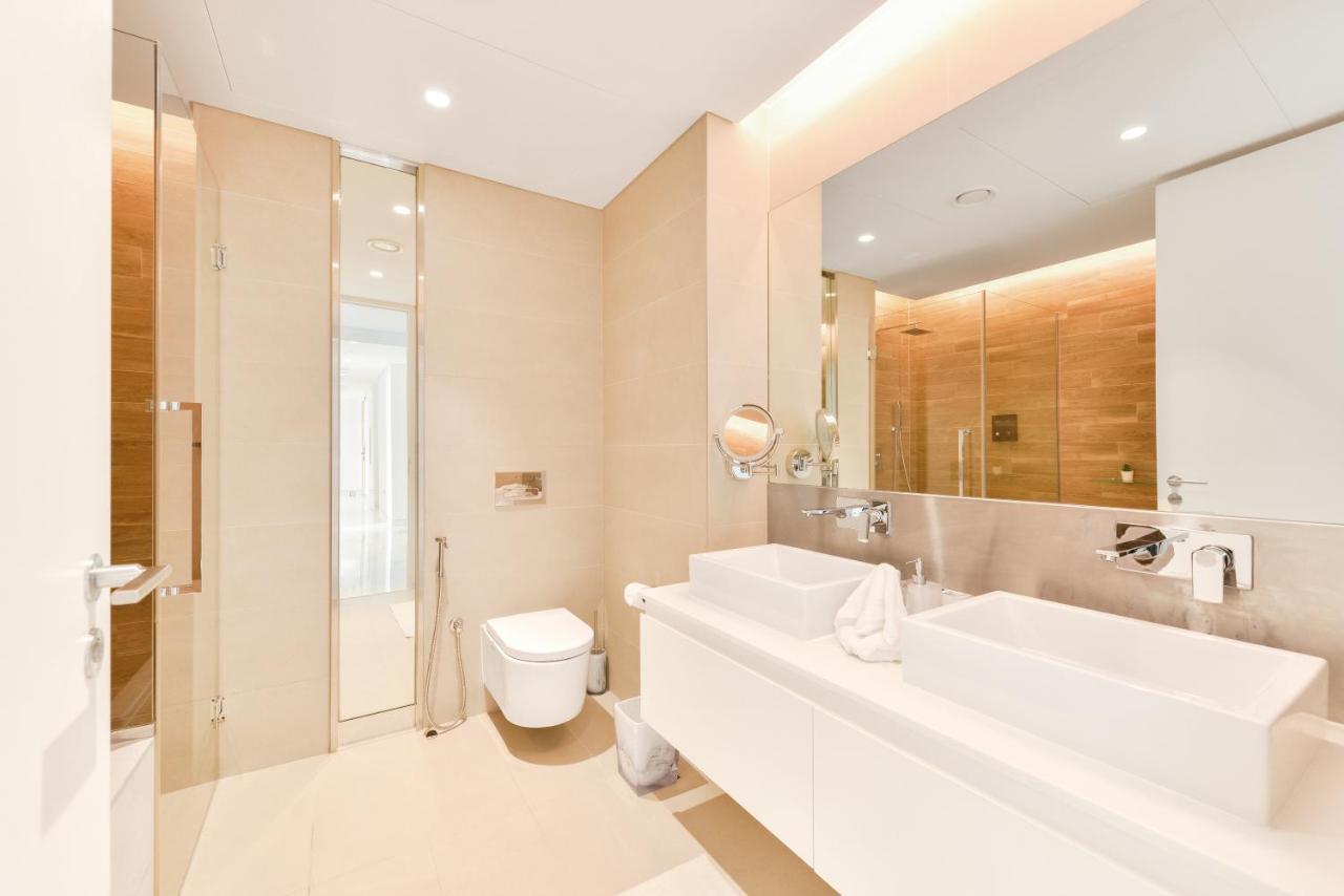 Luxe 3 Bedroom Oceanfront Apartment In The Heart Of Bluewaters Island Dubai Buitenkant foto